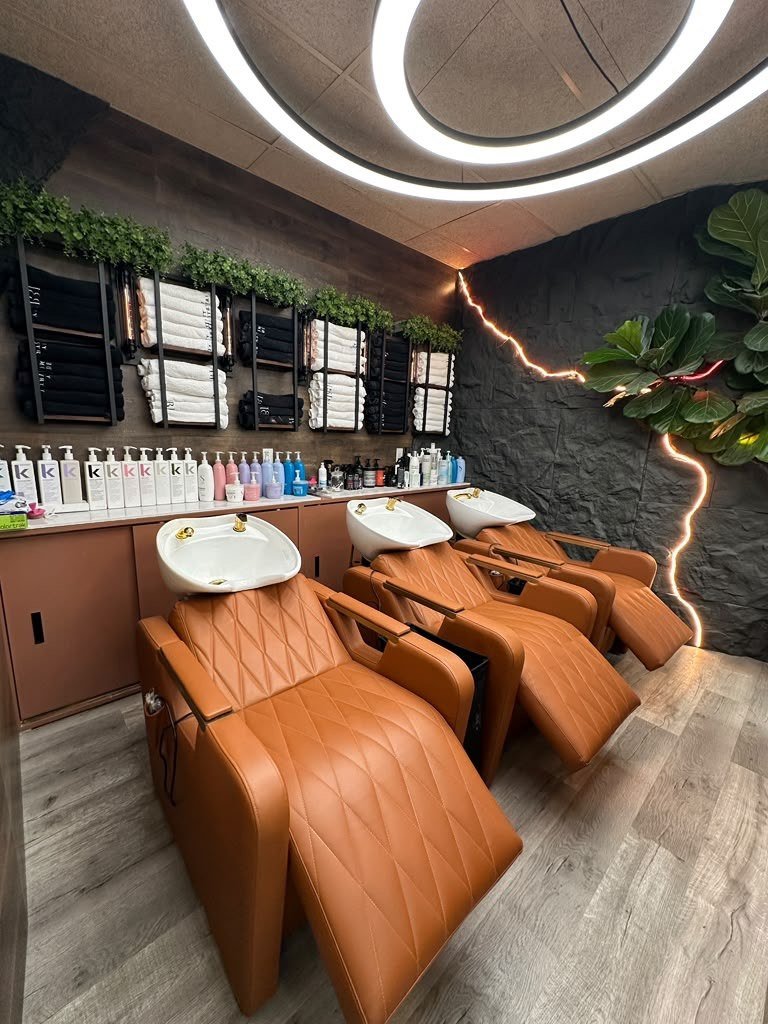 Wash area at SBI Salon